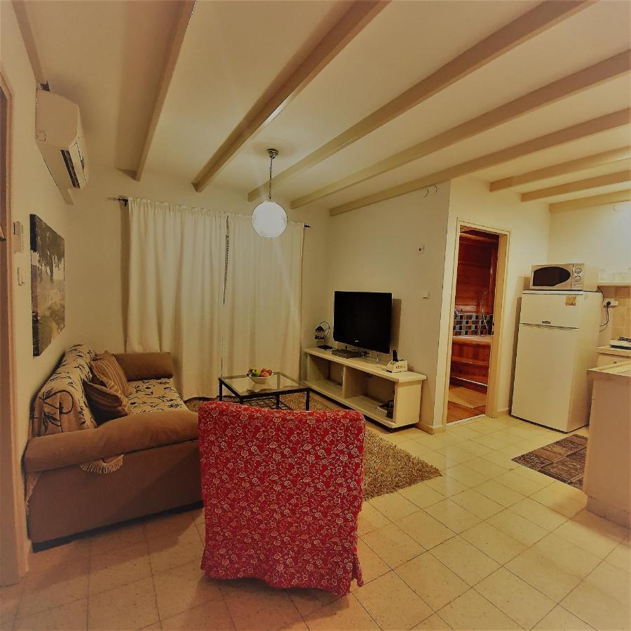 בחצר של טובה Apartment Hazon Exterior photo